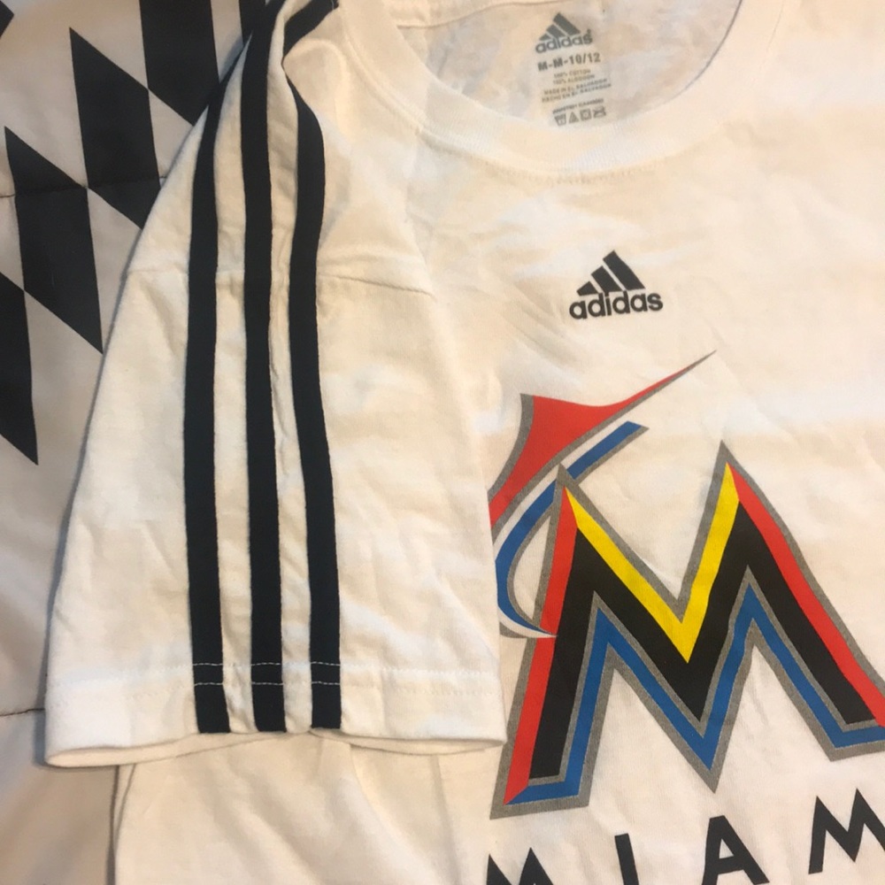 Adidas t-shirt